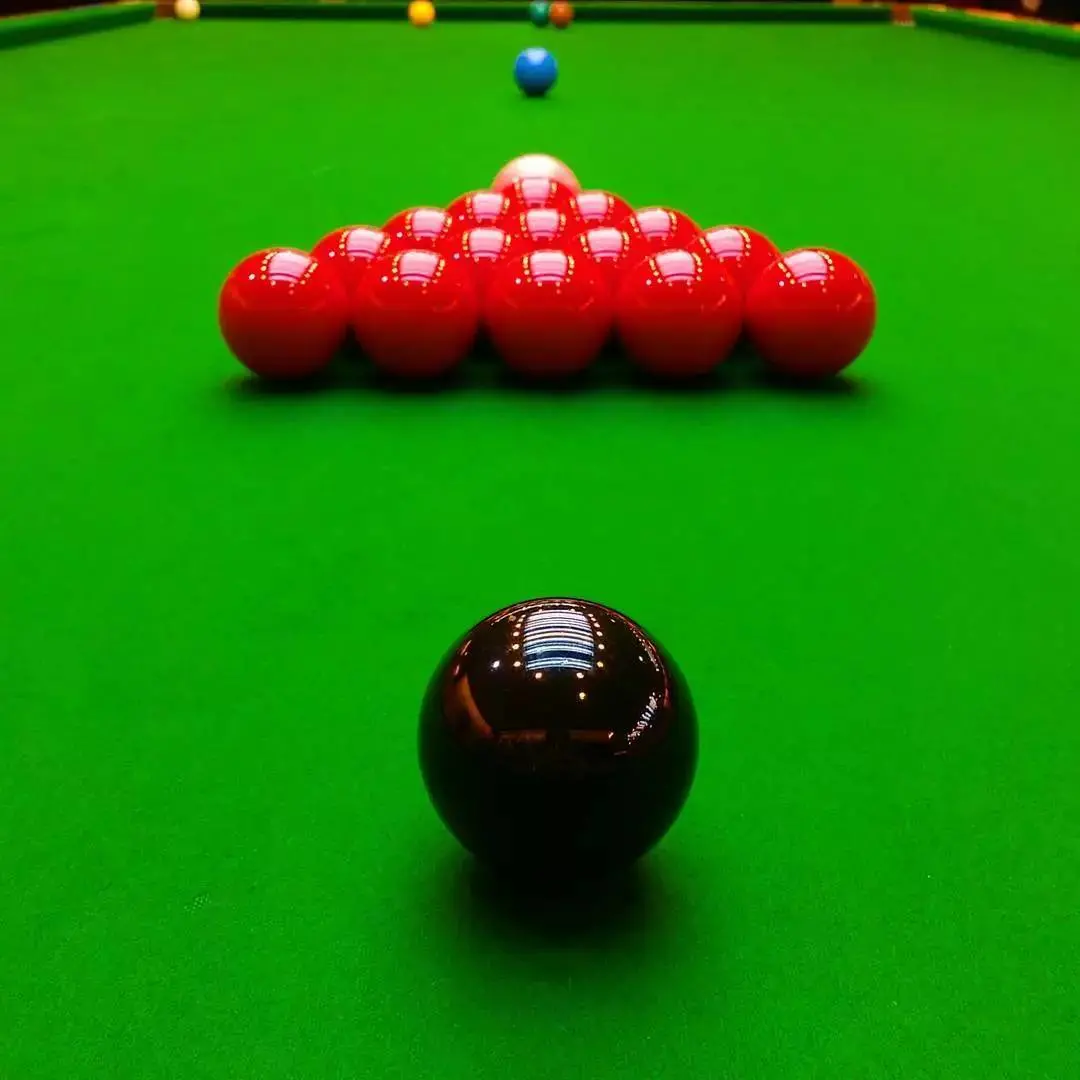 斯诺克英国公开赛战火重燃：吉米·罗伯逊VS吴宜泽，新老对决谁主沉浮？